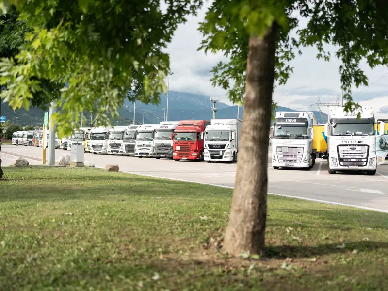 Rovereto Sud_parcheggio mezzi pesanti_area sosta (17).jpg